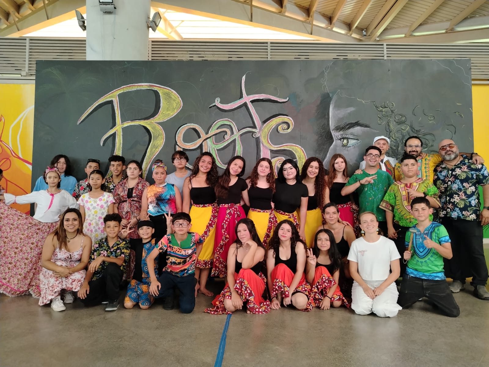 Grupo de personas posando