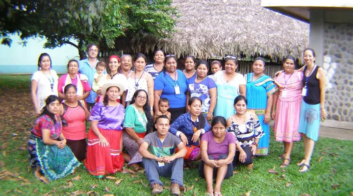 Centro Cultural Mujeres Indígenas guardianas y transmisoras de la cultura Bribri