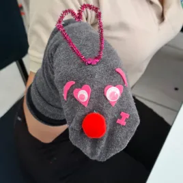 Titere de media gris