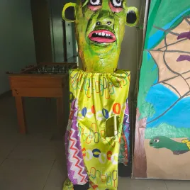 Mascarada de cara de hombre verde