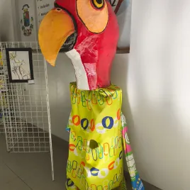 Mascarada de cara de ave